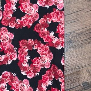 Lularoe Rose Hearts Leggings, OS